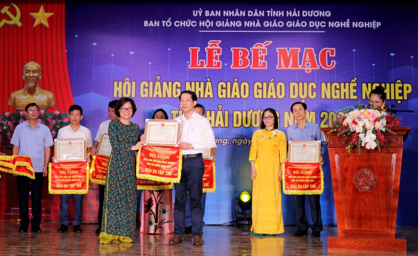 Chất lượng giáo dục cao đẳng du lịch và công thương 5