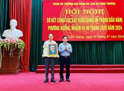 TRAO HUY HIỆU 3O NĂM TUỔI  ĐẢNG, HỘI NGHỊ SƠ KẾT CÔNG TÁC XÂY DỰNG ĐẢNG 6 THÁNG ĐẦU NĂM, QUÁN TRIỆT QUY ĐỊNH 144-QĐ/TW VÀ CHỈ THỊ 35-CT/TW